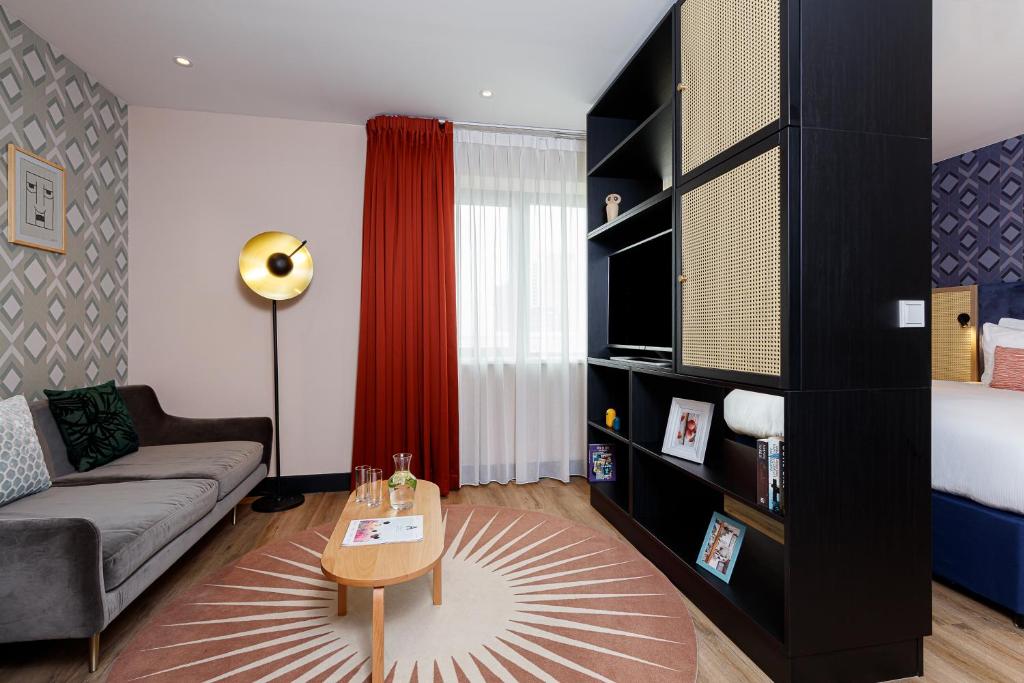 Studio Apartment