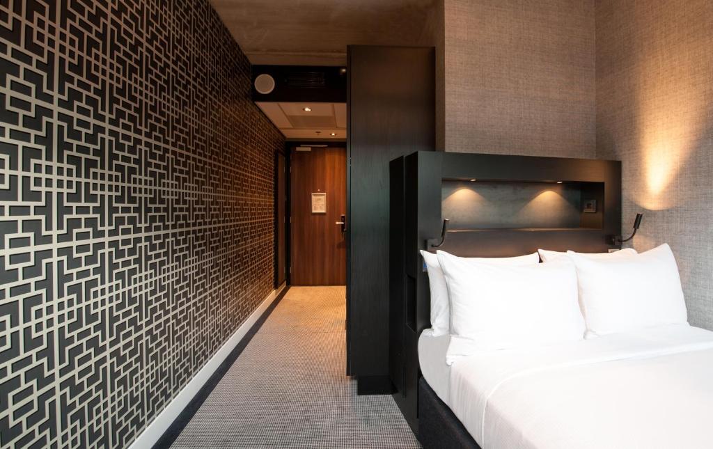 Amsterdam Street Art Double Guest Room