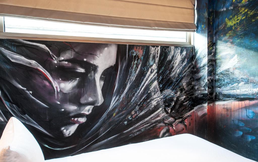 Amsterdam Street Art Queen Guest Room