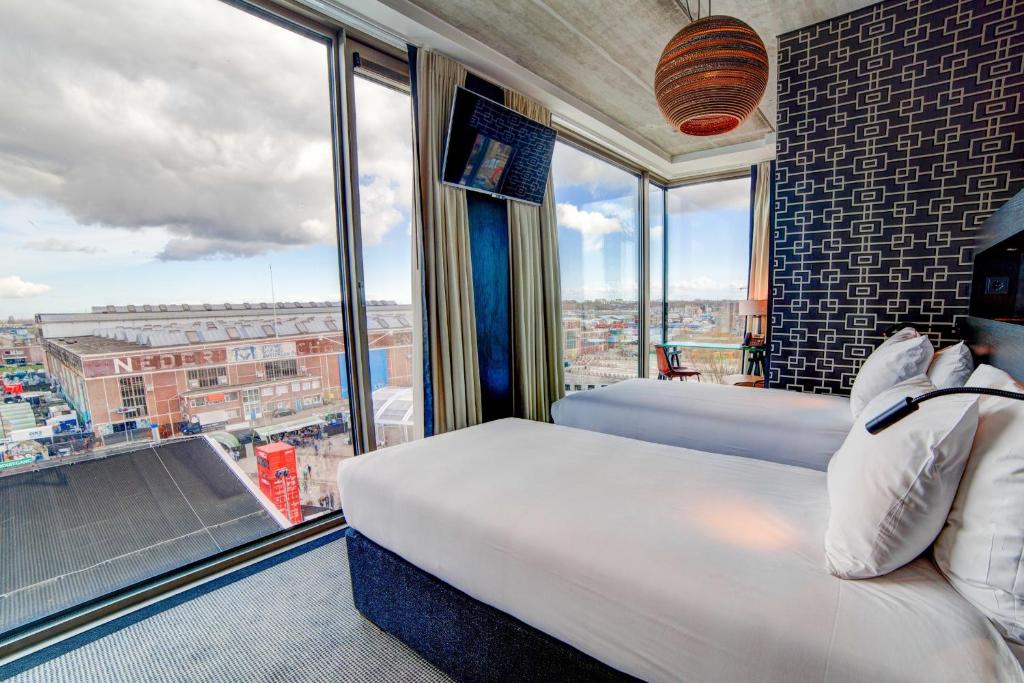 Twin Guest Room