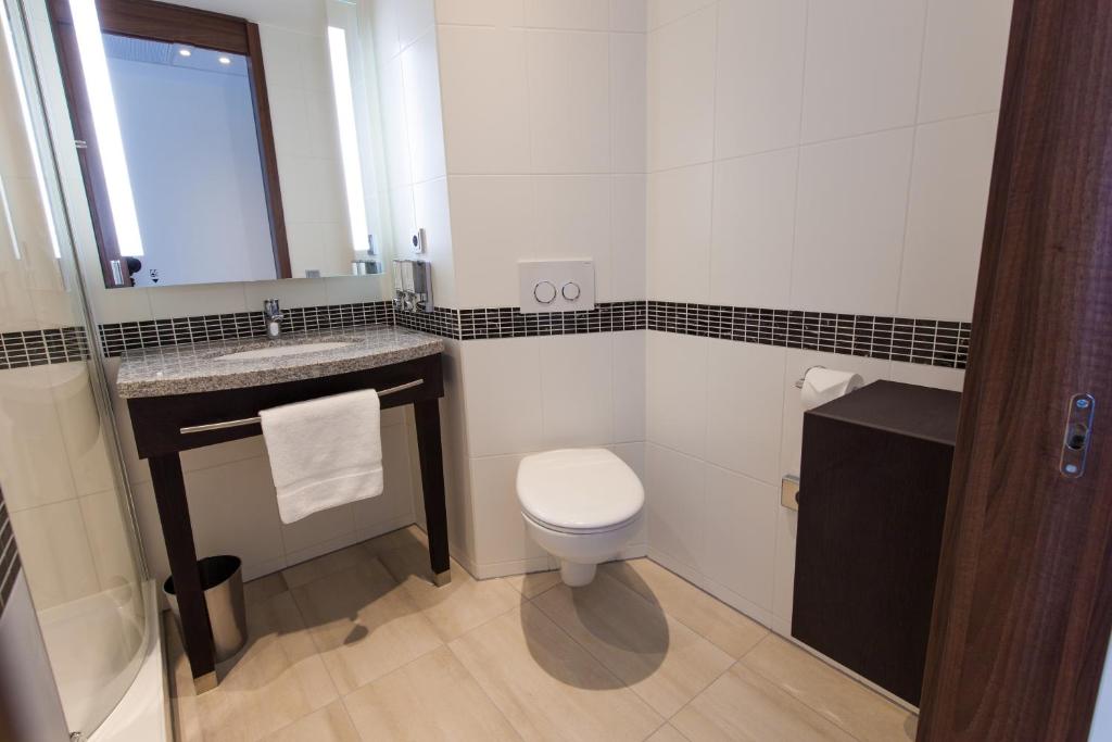 Queen Room - Non-Smoking