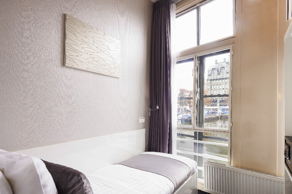Single Room with canal view