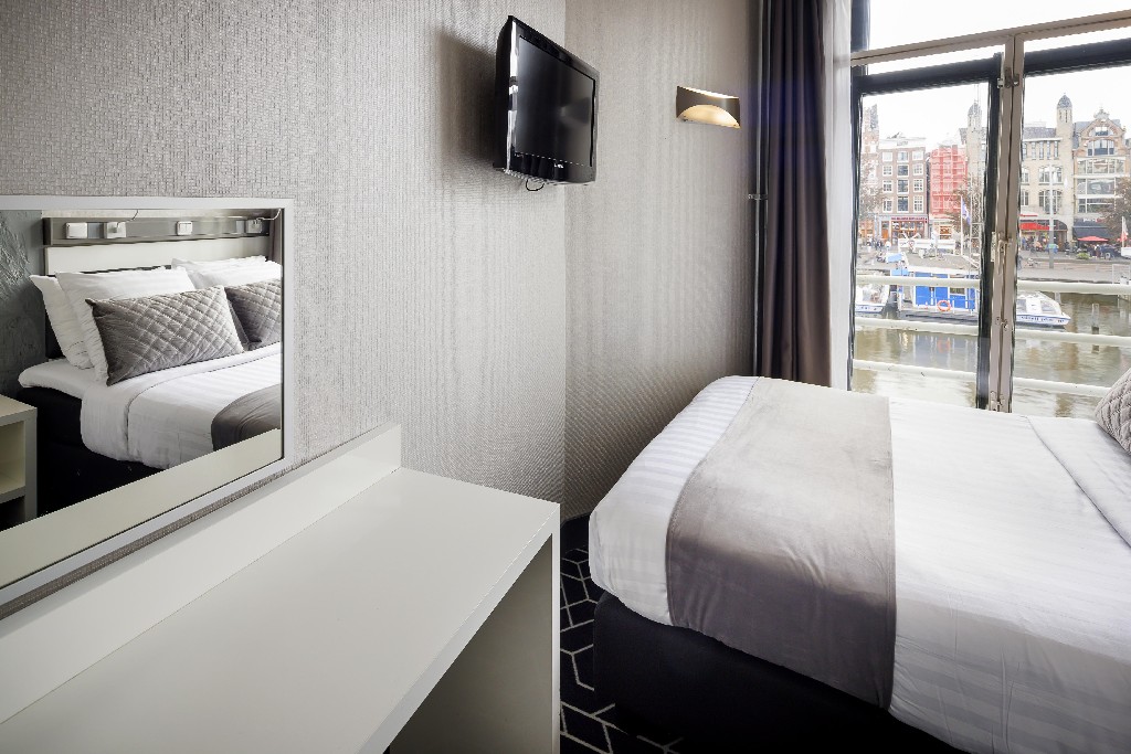 Small Double Room with canal view