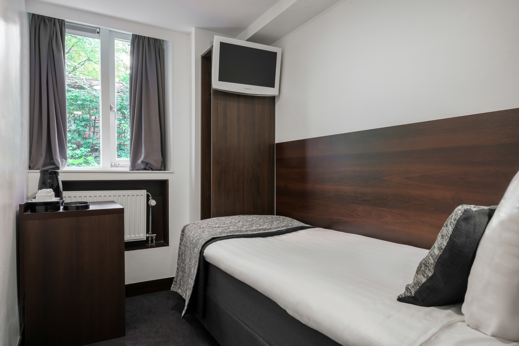 Basement Small Single Room with Limitied View