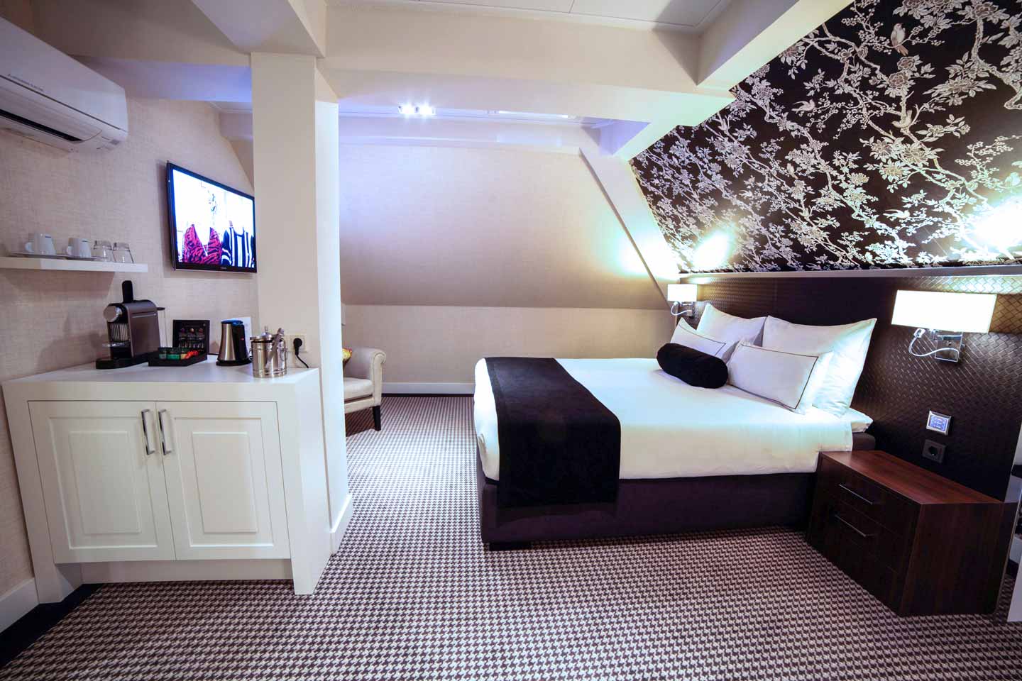 Attic Double Room (No view)