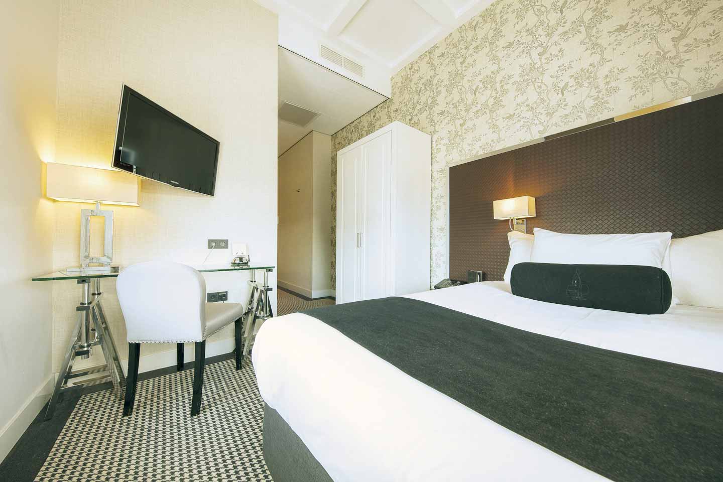 Double Deluxe Room