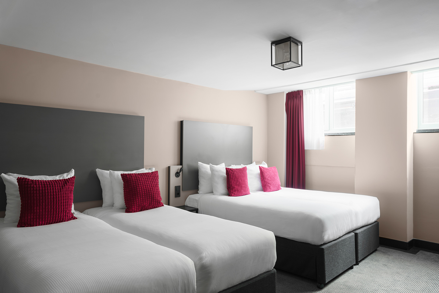 Souterrain Quadruple Room