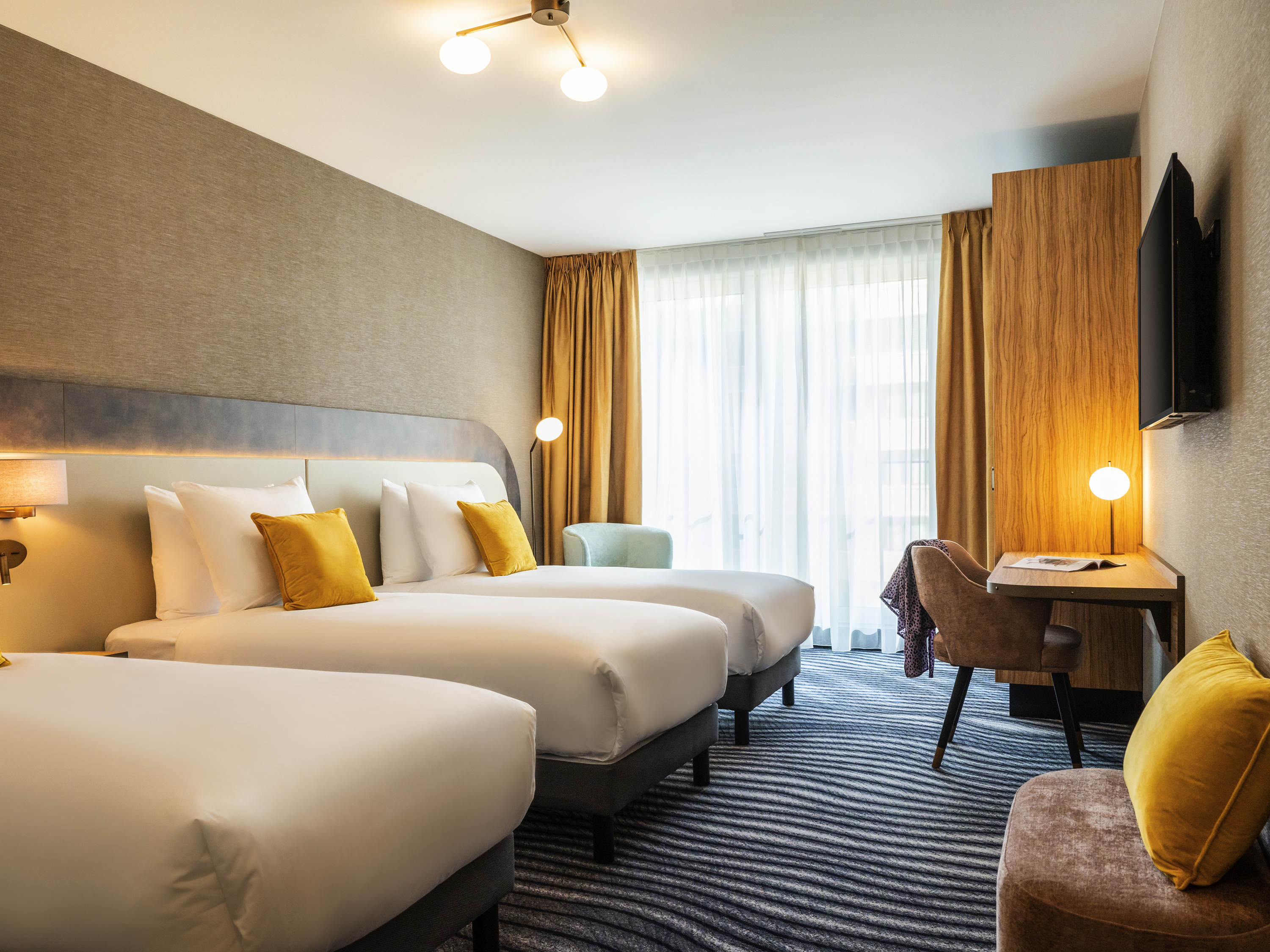 Superior Room with 3 single beds