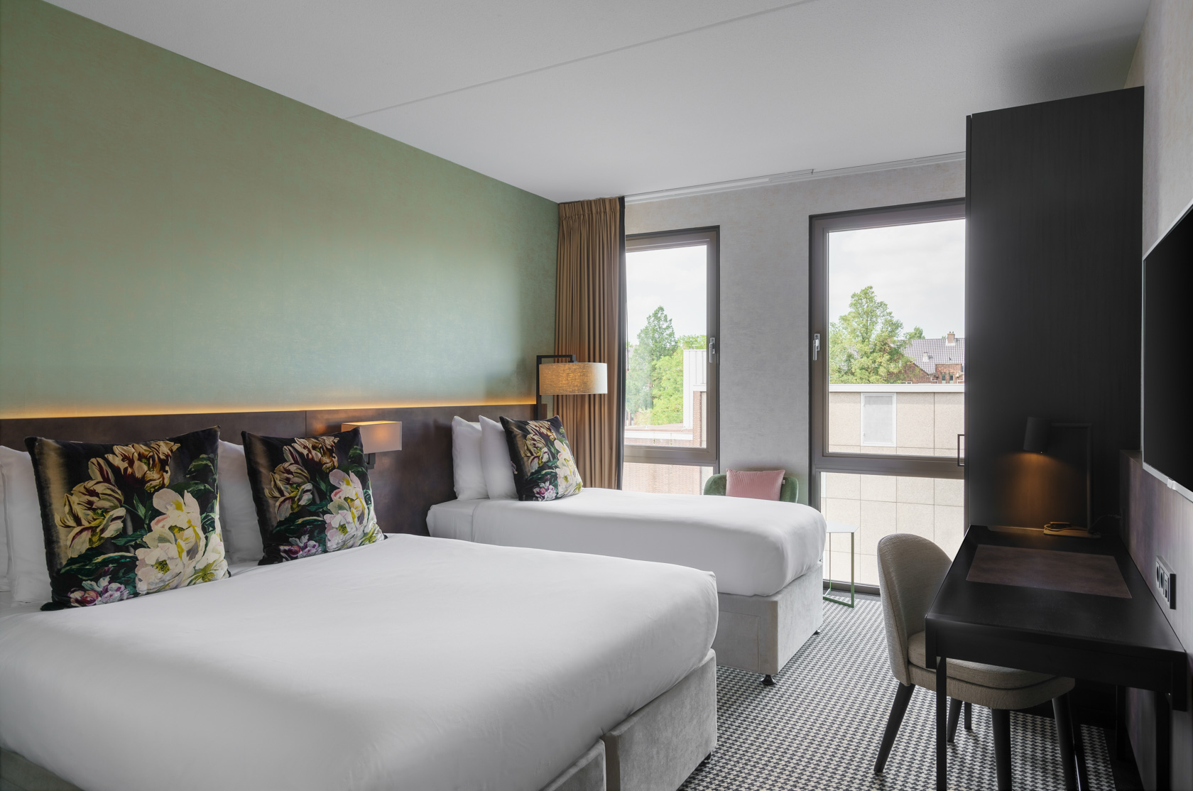 Family Triple Room with Canal View