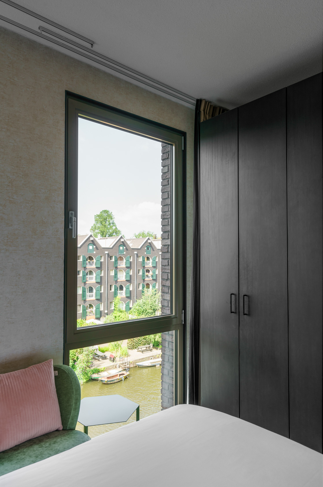 Family Triple Room with Canal View