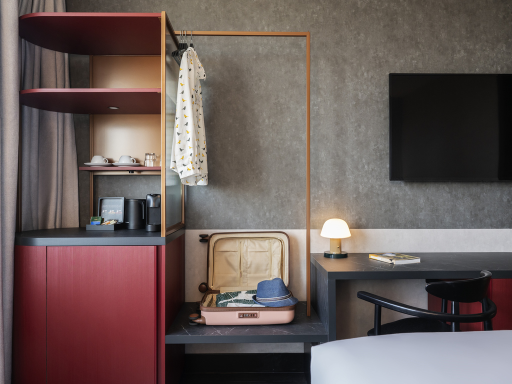 Double Room with 1 queen bed